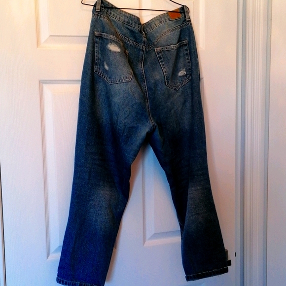 Jeans - Picture 3 of 3